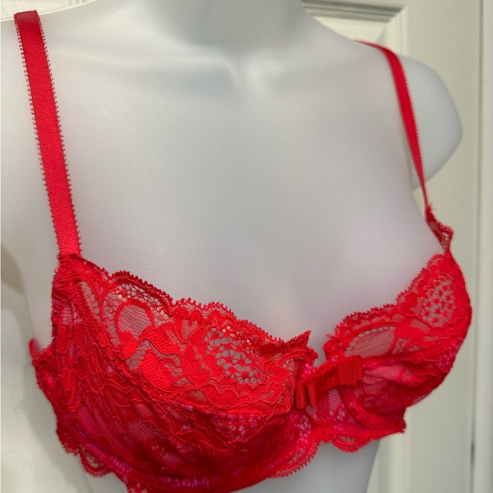 Victoria's Secret Very Sexy Vibrant Red Lace Bra